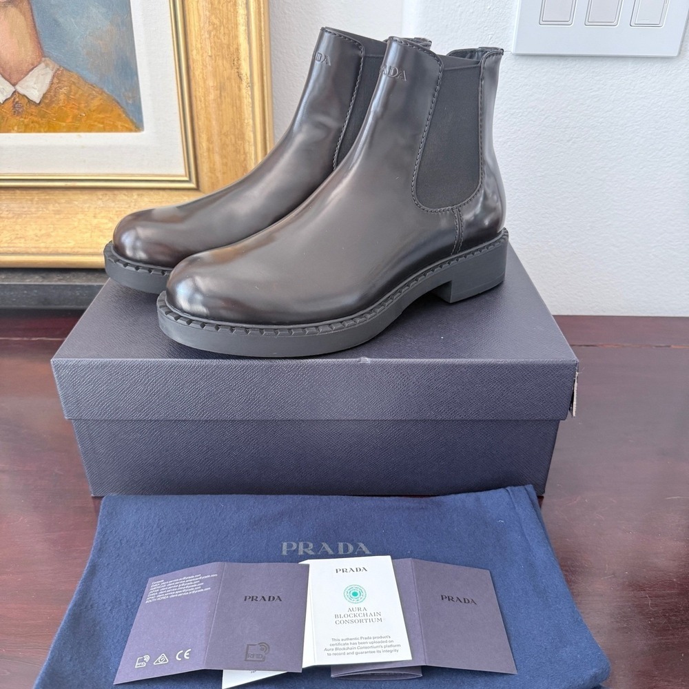 Prada 2TE168 Spazzolato Leather Chelsea Ankle Boots Mens Brown Lug Sole UK9.5